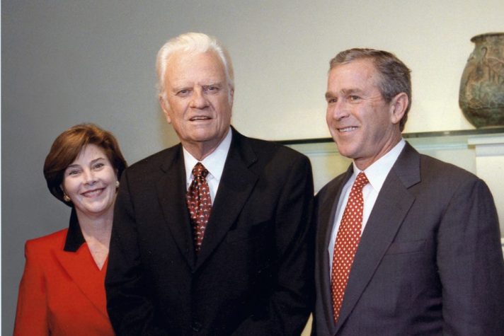 O casal Bush com Billy Graham 28279662 1836877186368454 4004293518854244490 n 712x475