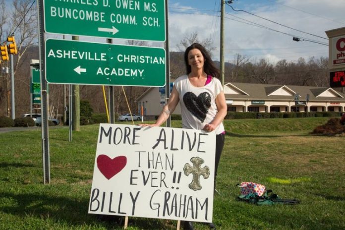 Billy Graham está mais vivo do que nunca 28379323 1835069349882571 8913702725650720205 n 768x512