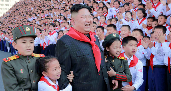 Kim Jong-un com crianças 8616292