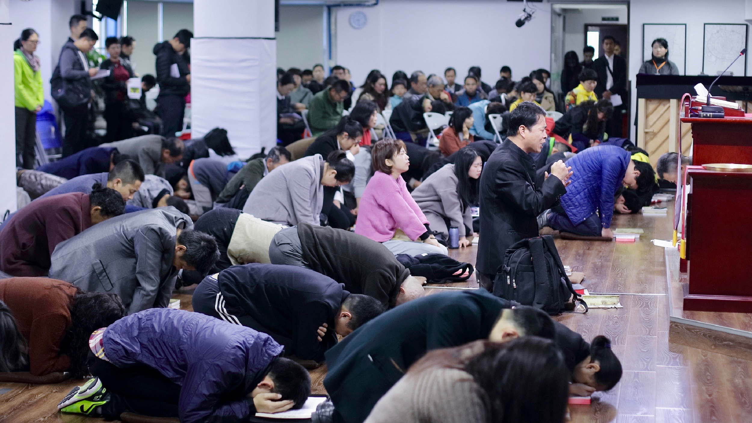 Oração na Early Rain Covenant Culto de oração na Early Rain Covenant