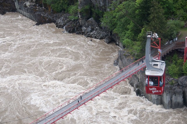 Porta do Inferno no Rio Fraser, Canadá