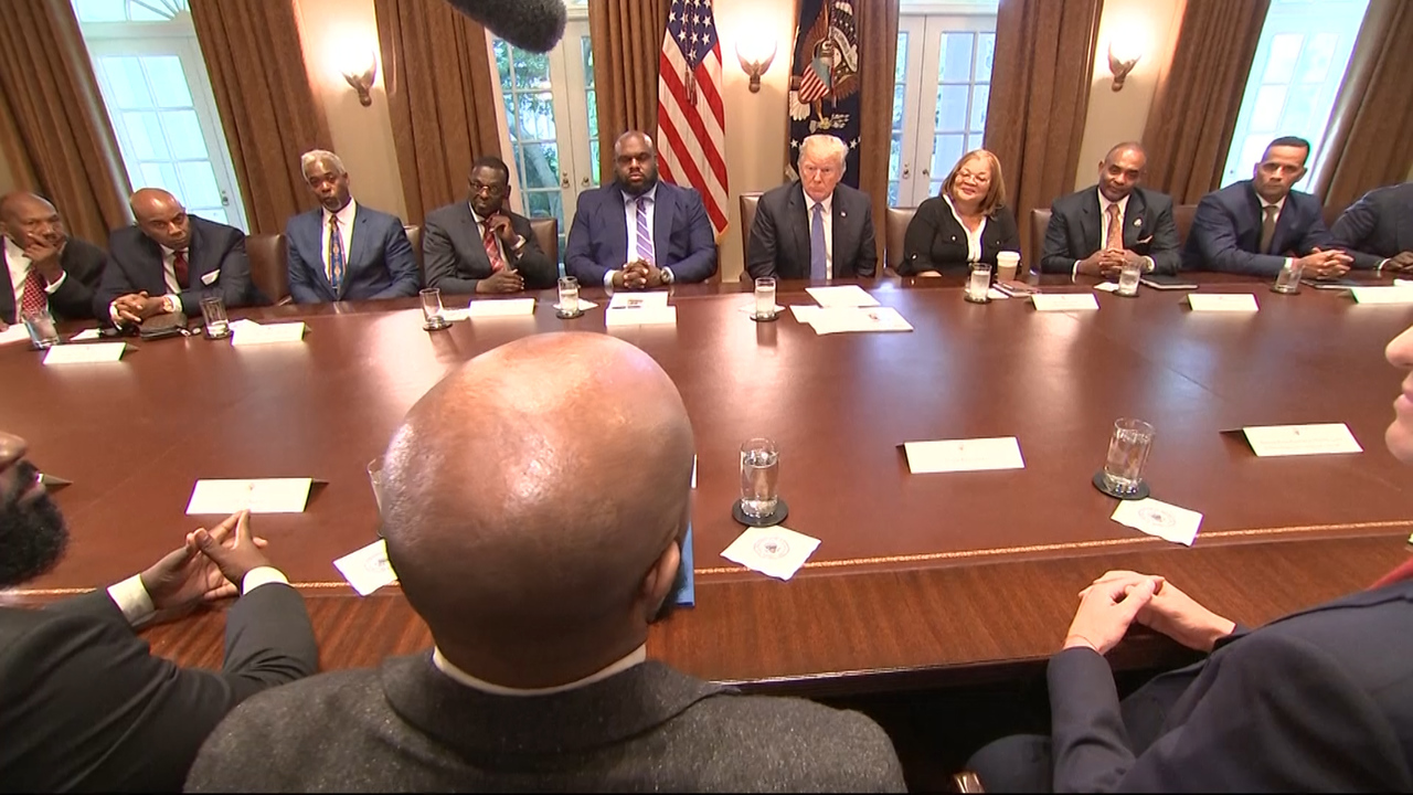 Trump reúne-se com vários pastores na Casa Branca Trump meeting with pastors