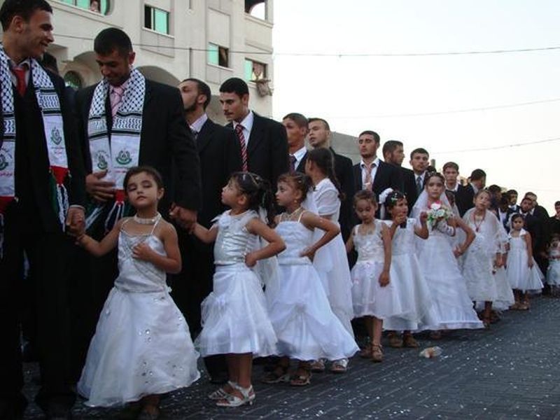 A perversão religiosa islâmica de noivas infantis child brides iran