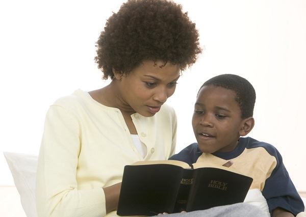 como ensinar a biblia para criancas pequenas