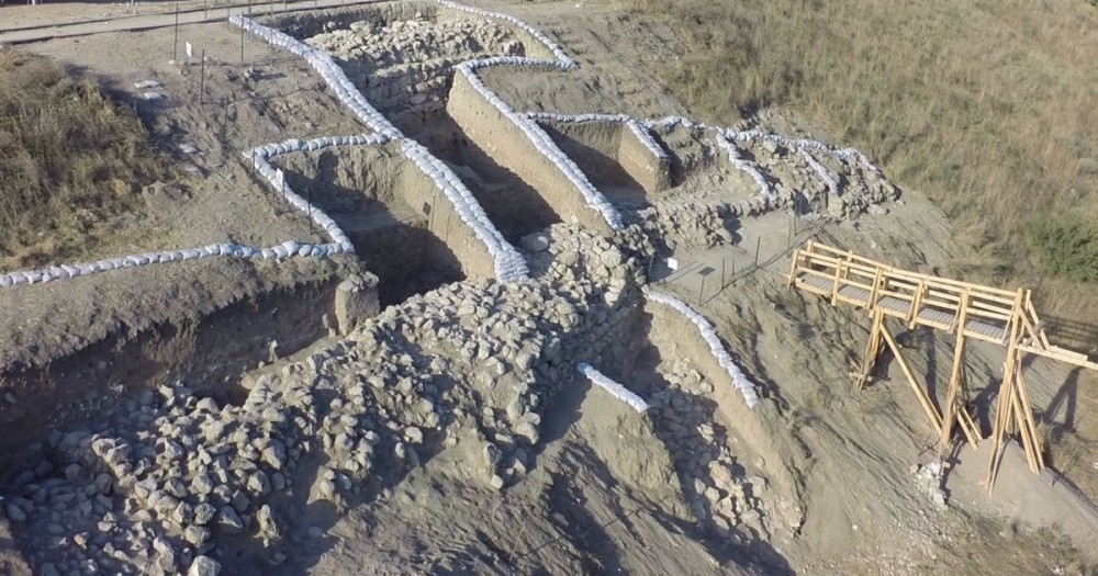 Escavações arqueológicas da fortaleza em Laquis fortaleza em laquis