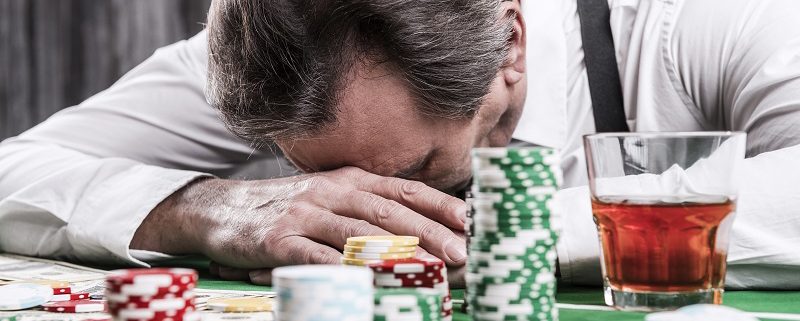Os casinos enchem-se de dinheiro à custa da desgraça dos outros gambling 800x321