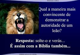 A Bíblia é como um leão leão Bíblia