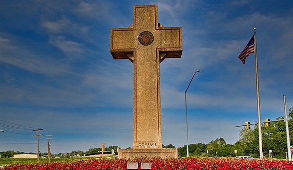 Cruz da Paz pic giant 052614 SM Memorial Madness 3