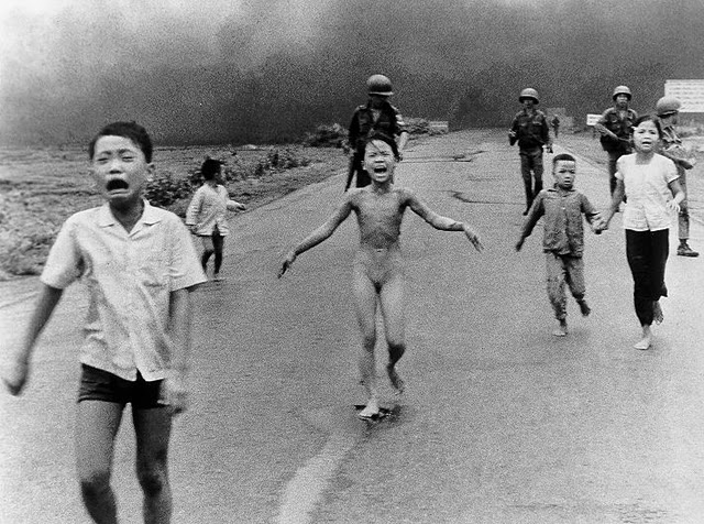 Foto em que aparece Kim Phuc - Guerra do Vietname