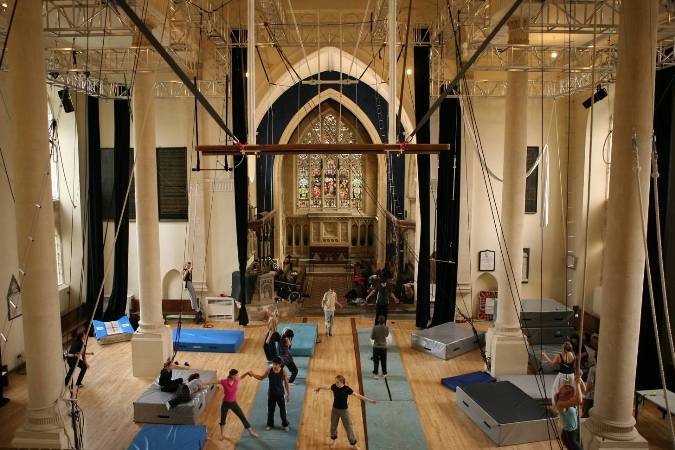 Igreja virando circo