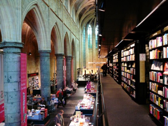 Livraria em Igreja na Holanda