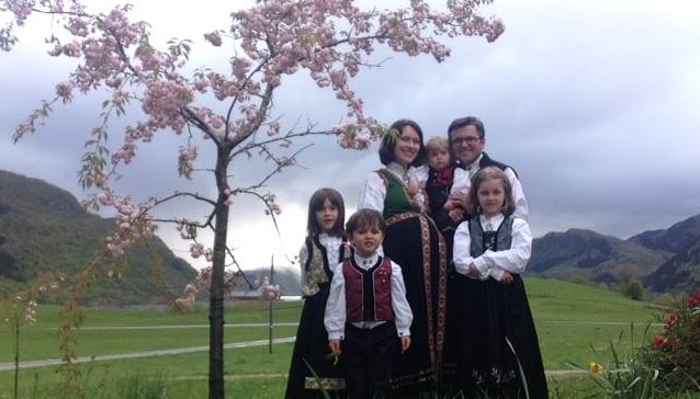 Família norueguesa que foi separada por descriminação Família norueguesa que foi separada por descriminação