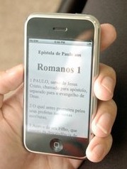 Bíblia digital num iphone