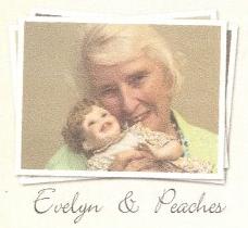 Evelyn com a boneca Peaches 