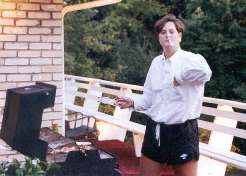 Melissa antes de conhecer Cristo como seu Salvador fryrear20melissa20smoking.jpg