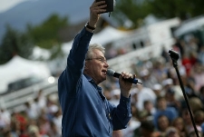 luis-palau99.jpg