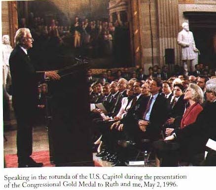 Billy Graham prega na Cerimónia de Condecoração no Congresso