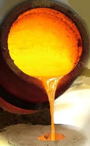 Ouro derretido para cunhar moedas