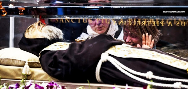 Cadáver de Padre Pio