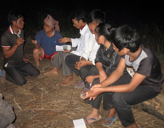 Cristãos Vietnamitas refugiados que cruzaram a fronteira Cristãos Vietnamitas refugiados que cruzaram a fronteira